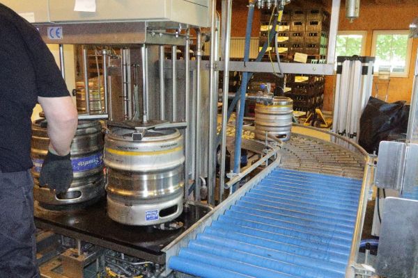 2025-bierabfuellung-02643C07F53-37DE-B5BD-E76C-35B984FDC56D.jpg